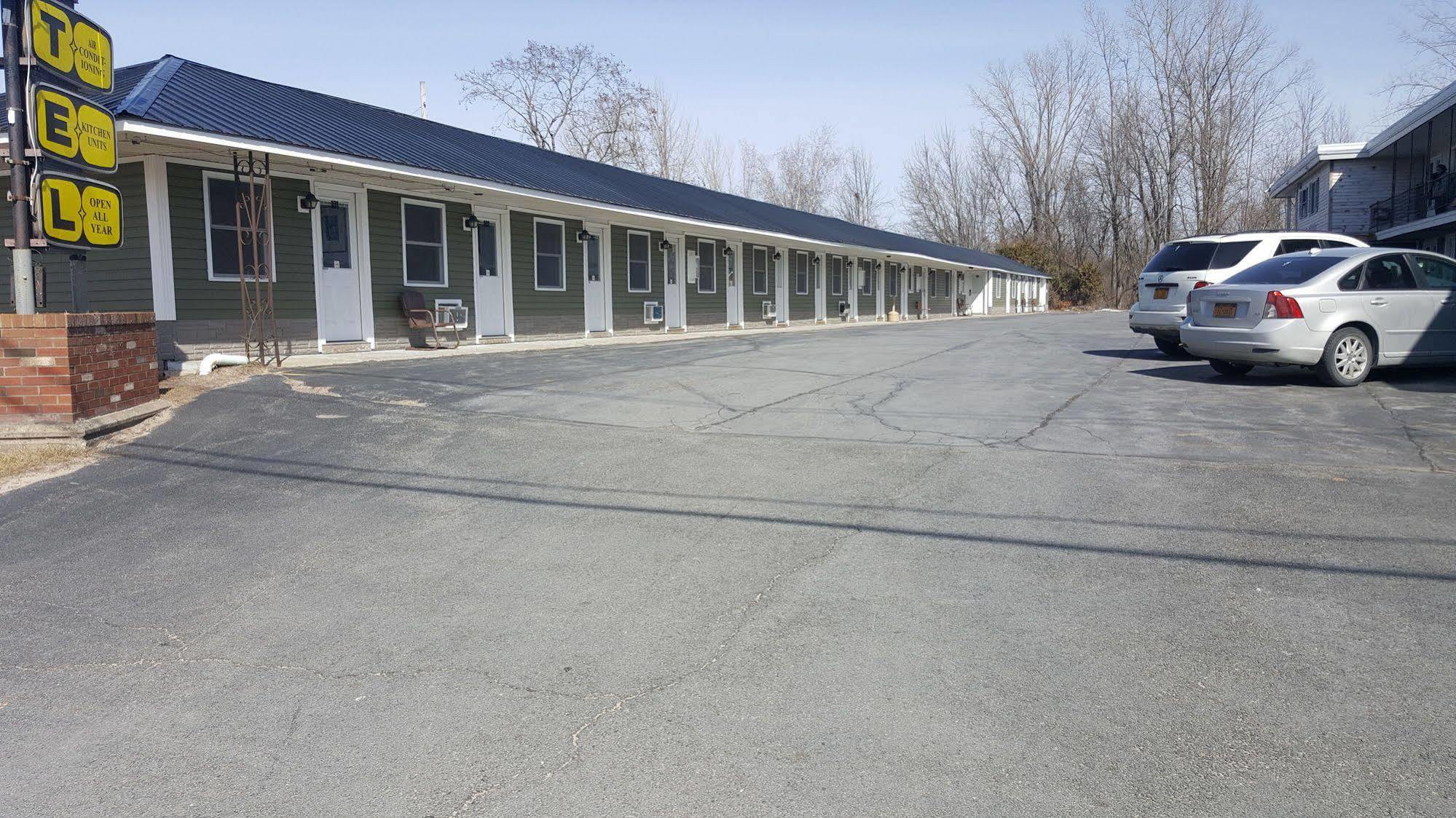 Rip Van Winkle Motel Plattsburgh Exterior photo